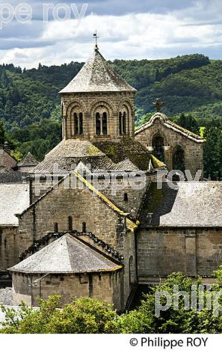 ABBAYE CISTERCIENNE, VILLAGE  D' AUBAZINE, CORREZE, LIMOUSIN. (19F02130.jpg)