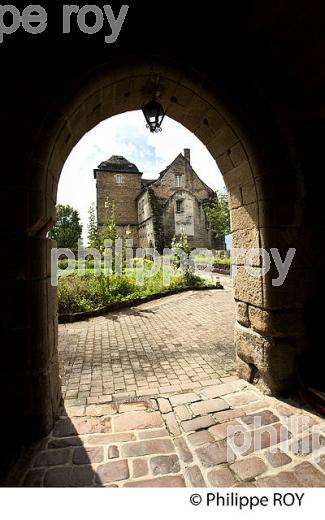 ABBAYE CISTERCIENNE, VILLAGE  D' AUBAZINE, CORREZE, LIMOUSIN. (19F02207.jpg)