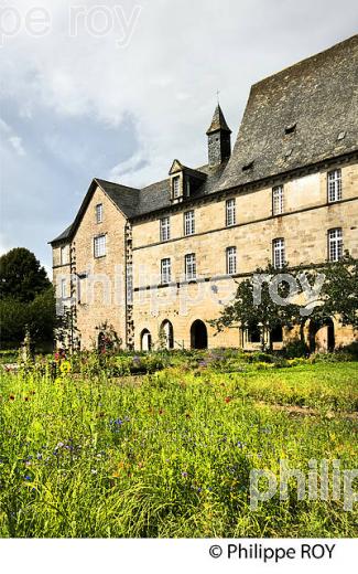 ABBAYE CISTERCIENNE, VILLAGE  D' AUBAZINE, CORREZE, LIMOUSIN. (19F02214.jpg)