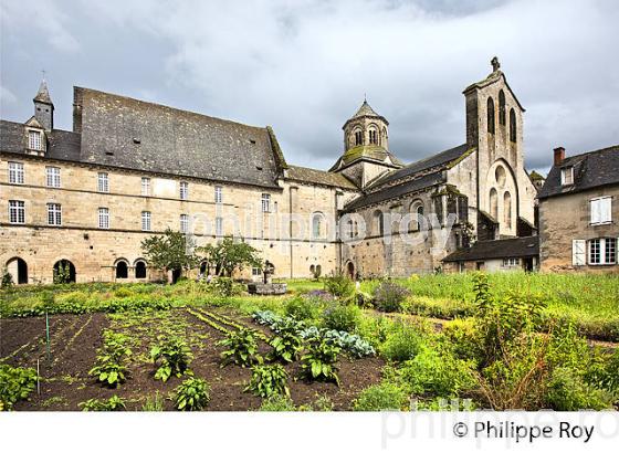 ABBAYE CISTERCIENNE, VILLAGE  D' AUBAZINE, CORREZE, LIMOUSIN. (19F02216.jpg)