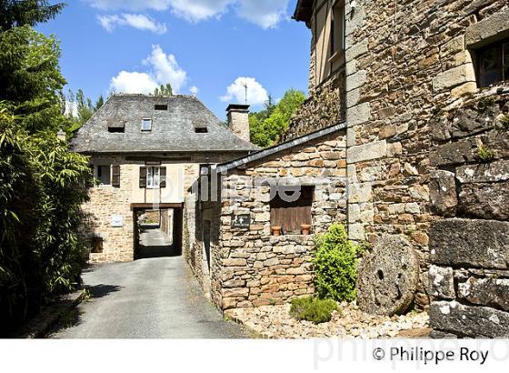 LE  VILLAGE TRADITIONNEL   D' AUBAZINE, CORREZE, (19F02234.jpg)