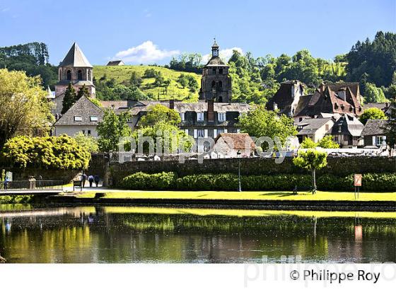 LE VILLAGE DE BEAULIEU SUR DORDOGNE ET  LA DORDOGNE, CORREZE, LIMOUSIN. (19F02403.jpg)