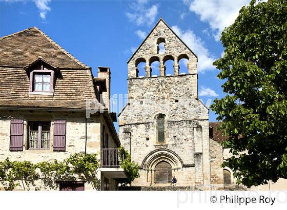 CHAPELLE DES PENITENTS, VILLAGE DE BEAULIEU SUR DORDOGNE ET  LA DORDOGNE, CORREZE, LIMOUSIN. (19F02421.jpg)