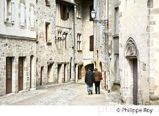 LE VILLAGE DE BEAULIEU SUR DORDOGNE, VALLEE DE LA DORDOGNE, CORREZE, LIMOUSIN. (19F02518.jpg)