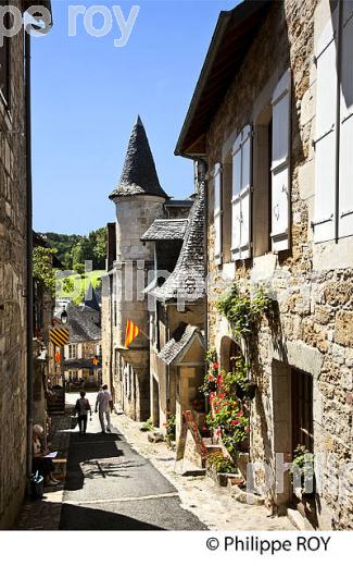 VILLAGE PERCHE   DE TURENNE,  VALLEE DE LA TOURMENTE, CORREZE, LIMOUSIN. (19F02929.jpg)