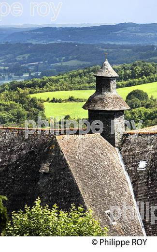 VILLAGE PERCHE   DE TURENNE,  VALLEE DE LA TOURMENTE, CORREZE, LIMOUSIN. (19F03002.jpg)