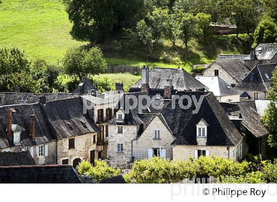 VILLAGE PERCHE   DE TURENNE,  VALLEE DE LA TOURMENTE, CORREZE, LIMOUSIN. (19F03005.jpg)