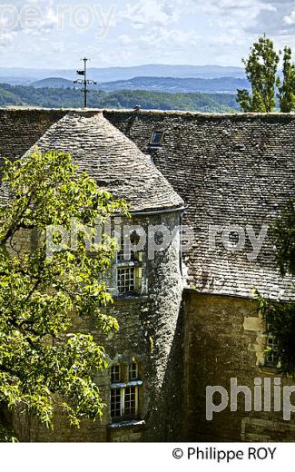 VILLAGE PERCHE   DE TURENNE,  VALLEE DE LA TOURMENTE, CORREZE, LIMOUSIN. (19F03018.jpg)