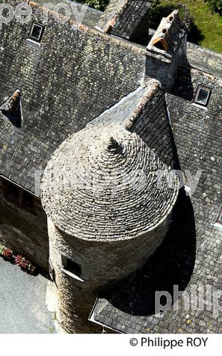 VILLAGE PERCHE   DE TURENNE,  VALLEE DE LA TOURMENTE, CORREZE, LIMOUSIN. (19F03020.jpg)