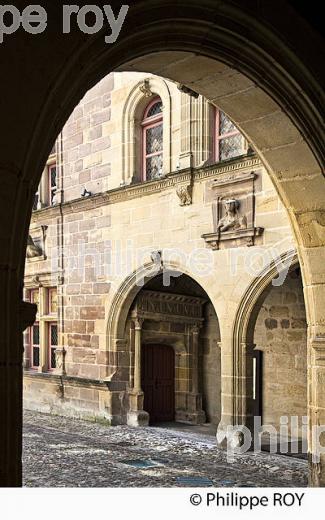 MUSEE LABENCHE,  VILLE  DE  BRIVE, CORREZE, LIMOUSIN. (19F03139.jpg)