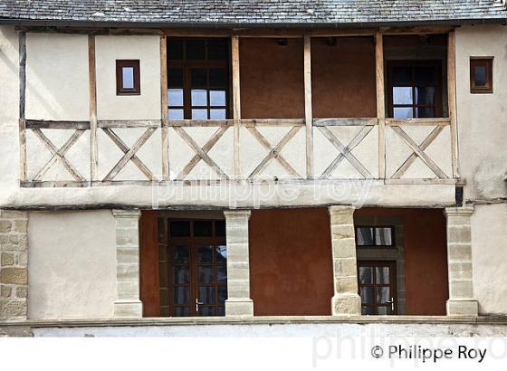 MAISON MEDIEVALE, VILLE  DE  BRIVE, CORREZE, LIMOUSIN (19F03234.jpg)