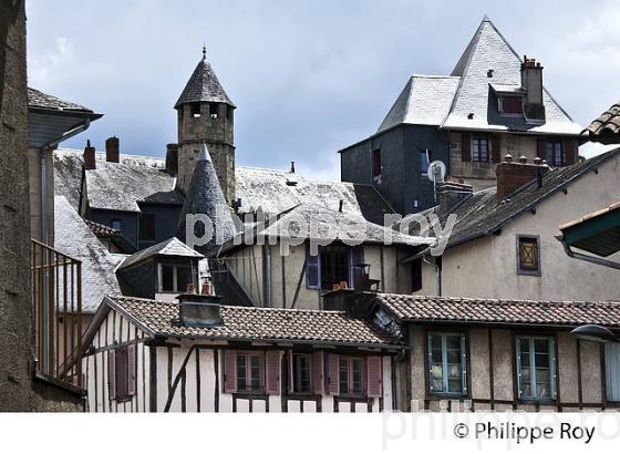 QUARTIER  DE L' ENCLOS, VILLE DE TULLE, CORREZE, LIMOUSIN. (19F04736.jpg)
