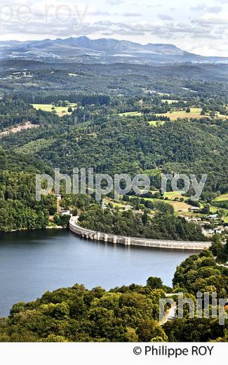 PANORAMA, TOUR DE ROUSSILLOU, HAUTE  VALLEE DE LA DORDOGNE, CORREZE. (19F04914.jpg)
