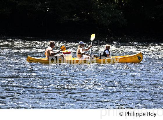 CANOE,  HAUTE  VALLEE DE LA DORDOGNE,  CORREZE. (19F05914.jpg)