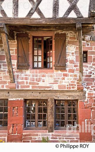 VILLAGE FORTIFIE  DE MEYSSAC,    CORREZE, LIMOUSIN. (19F06219.jpg)