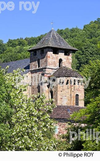 VILLAGE FORTIFIE  DE NOAILHAC,   CORREZE, LIMOUSIN. (19F06236.jpg)