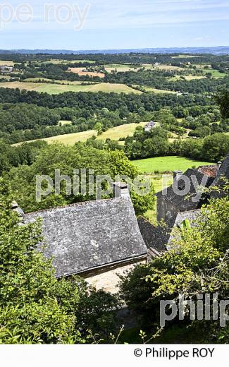 VILLAGE PERCHE DE TURENNE,   CORREZE, LIMOUSIN. (19F06329.jpg)