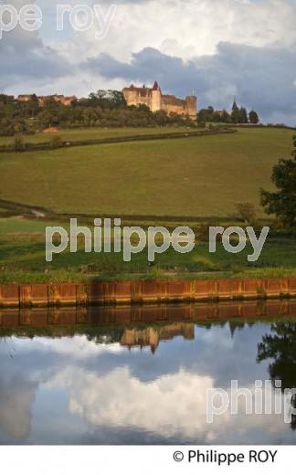 PAYSAGE FLUVIAL,  LE CANAL DE BOURGOGNE,  EN AUXOIS , COTE D' OR. (21F00712.jpg)