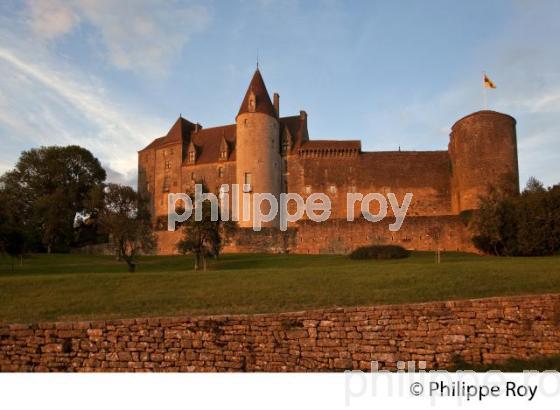 CHATEAU DE CHATEAUNEUF EN AUXOIS,  CANAL DE BOURGOGNE,  COTE D' OR. (21F00716.jpg)