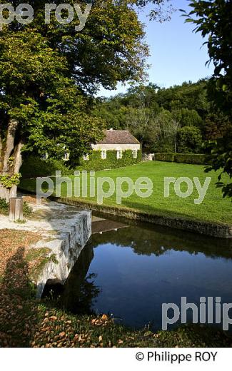 ABBAYE D EFONTENAY,   VALLEE DE L' ARMANCON, CANAL DE BOURGOGNE, COTE D' OR, FRANCE. (21F00831.jpg)