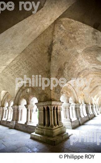 ABBAYE D EFONTENAY,   VALLEE DE L' ARMANCON, CANAL DE BOURGOGNE, COTE D' OR, FRANCE. (21F00902.jpg)