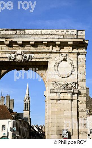 LA VILLE DE BEAUNE,  BOURGOGNE, COTE D' OR. (21F01134.jpg)