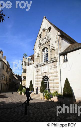 LA VILLE DE BEAUNE,  BOURGOGNE, COTE D' OR. (21F01135.jpg)