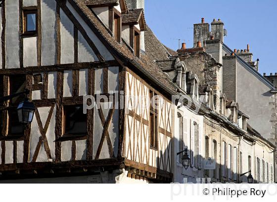LA VILLE DE BEAUNE,  BOURGOGNE, COTE D' OR. (21F01137.jpg)