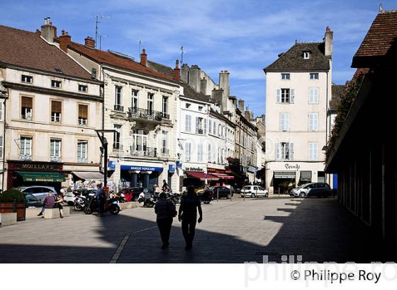 LA VILLE DE BEAUNE,  BOURGOGNE, COTE D' OR. (21F01204.jpg)