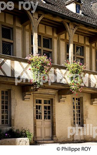 HOTEL DES DUCS DE BOURGOGNE, MUSEE DU VIN,  BEAUNE, COTE D' OR , BOURGOGNE. (21F01323.jpg)