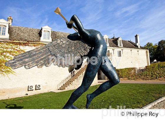 CHATEAU DE POMMARD, COTE DE BEAUNE, VINS DE BOURGOGNE, COTE D' OR. (21F01438.jpg)