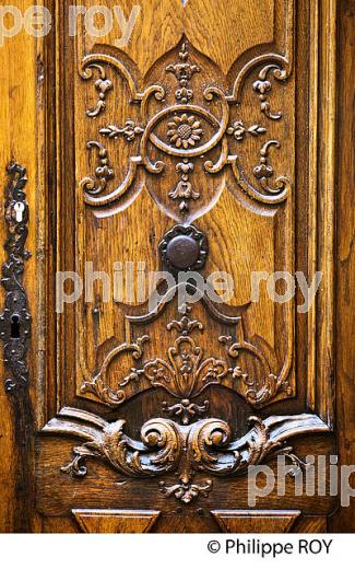 PORTE, ENTREE, HOTEL PARTICULIER ,VIEILLE  VILLE DE DIJON, COTE D'OR, BOURGOGNE. (21F03129.jpg)