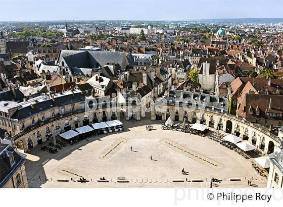 TOUR PHILIPPE LE BON, PALAIS DES DUCS DE BOURGOGNE,  VIEILLE VILLE DE DIJON , BOURGOGNE. (21F03635.jpg)