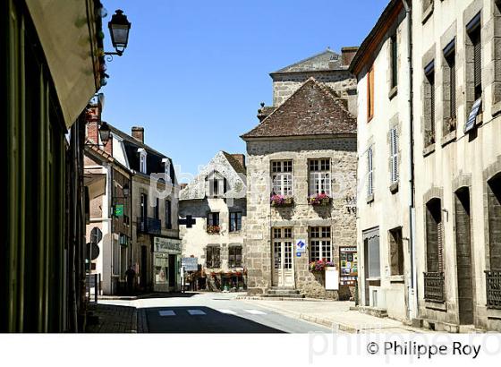 VILLAGE DE AHUN,  CREUSE, LIMOUSIN. (23F00127.jpg)