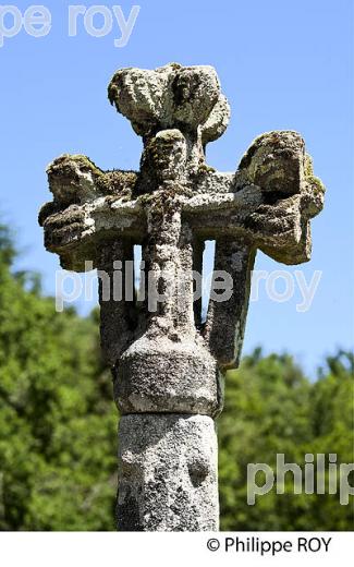 SCULPTURE SUR GRANIT, LES MACONS DE LA CREUSE, GENTIOUX, CREUSE, LIMOUSIN. (23F00338.jpg)