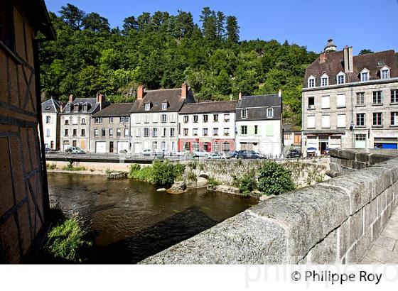 LA VIEILLE VILLE DE AUBUSSON, CREUSE, LIMOUSIN. (23F00727.jpg)