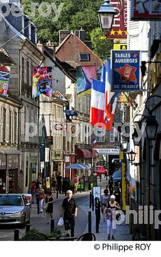 LA VIEILLE VILLE DE AUBUSSON, CREUSE, LIMOUSIN. (23F00730.jpg)