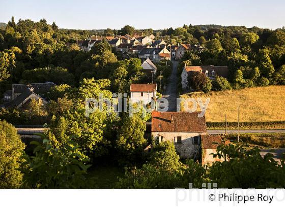 LE VILLAGE DE  BOUSSAC, CREUSE, LIMOUSIN. (23F00852.jpg)