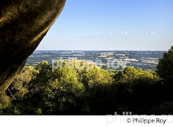 LES  PIERRE JAUMATRES, MONT BARLOT,  TOULX-SAINTE-CROIX, CREUSE, LIMOUSIN. (23F01010.jpg)