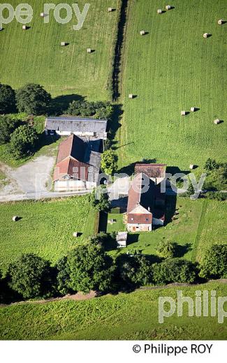 FERME ISOLEE, FRESSELINES, VALLEE DES PEINTRES,  CREUSE,  LIMOUSIN. (23F01413.jpg)