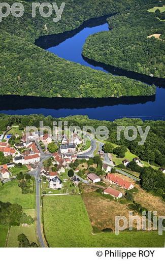 LA CREUSE ET VILLAGE DE BOURG D' HEM, VALLEE DES PEINTRES,  CREUSE,  LIMOUSIN. (23F01423.jpg)