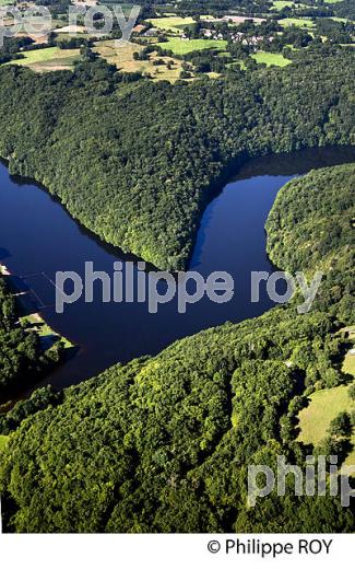 LA CREUSE, BOURG D' HEM, VALLEE DES PEINTRES,  CREUSE,  LIMOUSIN. (23F01425.jpg)