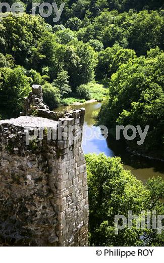 CHATEAU DE CROZANT, VALLEE DES PEINTRES,  CREUSE,  LIMOUSIN. (23F01638.jpg)