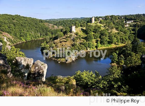 CHATEAU DE CROZANT, VALLEE DES PEINTRES,  CREUSE,  LIMOUSIN. (23F01714.jpg)