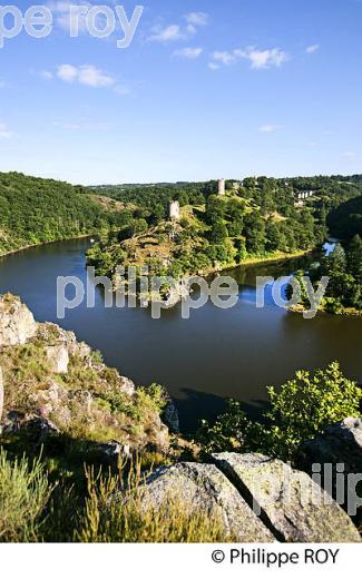 CHATEAU DE CROZANT, VALLEE DES PEINTRES,  CREUSE,  LIMOUSIN. (23F01717.jpg)