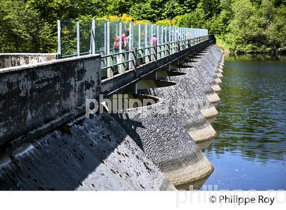 BARRAGE DU DORAT, LAC DE FAUX LA MONTAGNE, CREUSE, LIMOUSIN. (23F01933.jpg)
