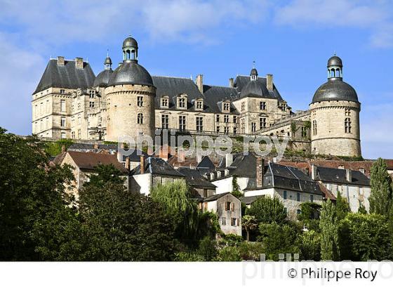 CHATEAU DE HAUTEFORT, VALLEE DE L' AUVEZERE, PERIGORD NOIR, DORDOGNE. (24F01233.jpg)