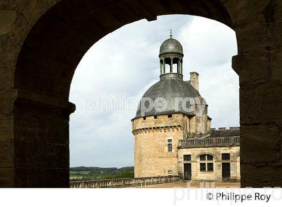 CHATEAU DE HAUTEFORT, VALLEE DE L' AUVEZERE, PERIGORD NOIR, DORDOGNE. (24F01315.jpg)