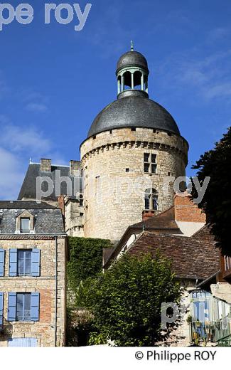 CHATEAU DE HAUTEFORT, VALLEE DE L' AUVEZERE, PERIGORD NOIR, DORDOGNE. (24F01338.jpg)