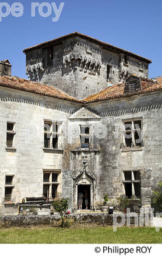 CHATEAU DE MAREUIL, PERIGORD VERT, DORDOGNE, FRANCE. (24F01901.jpg)